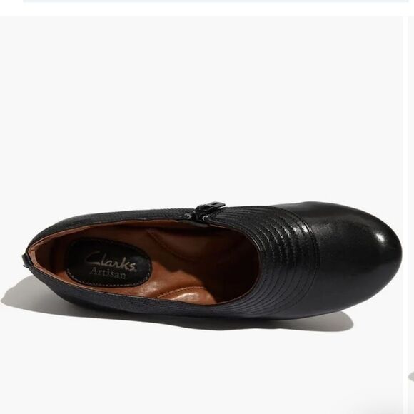 Clarks Artisan Collection SZ 6 Society Ascot Black Suede Comfort Kitten Heels - Picture 2 of 14